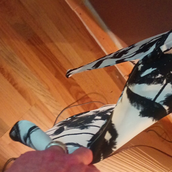 Kenzie long dress with palm tree pattern in black and white #A3 - Picture 5 of 5